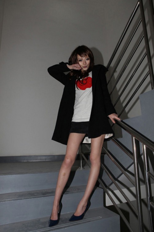 《新飞飞》mm叫板北体大长腿达人孔燕松