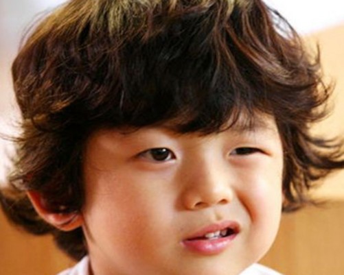 韩国超人气小明星   王锡玄