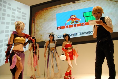 网易ChinaJoy人气显玩家理性审美 网易ChinaJoy人气显玩家理性审美