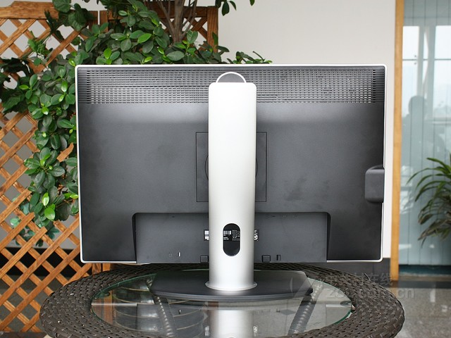 戴尔 U2412M黑色 背面图 戴尔 U2412M黑色 背面图